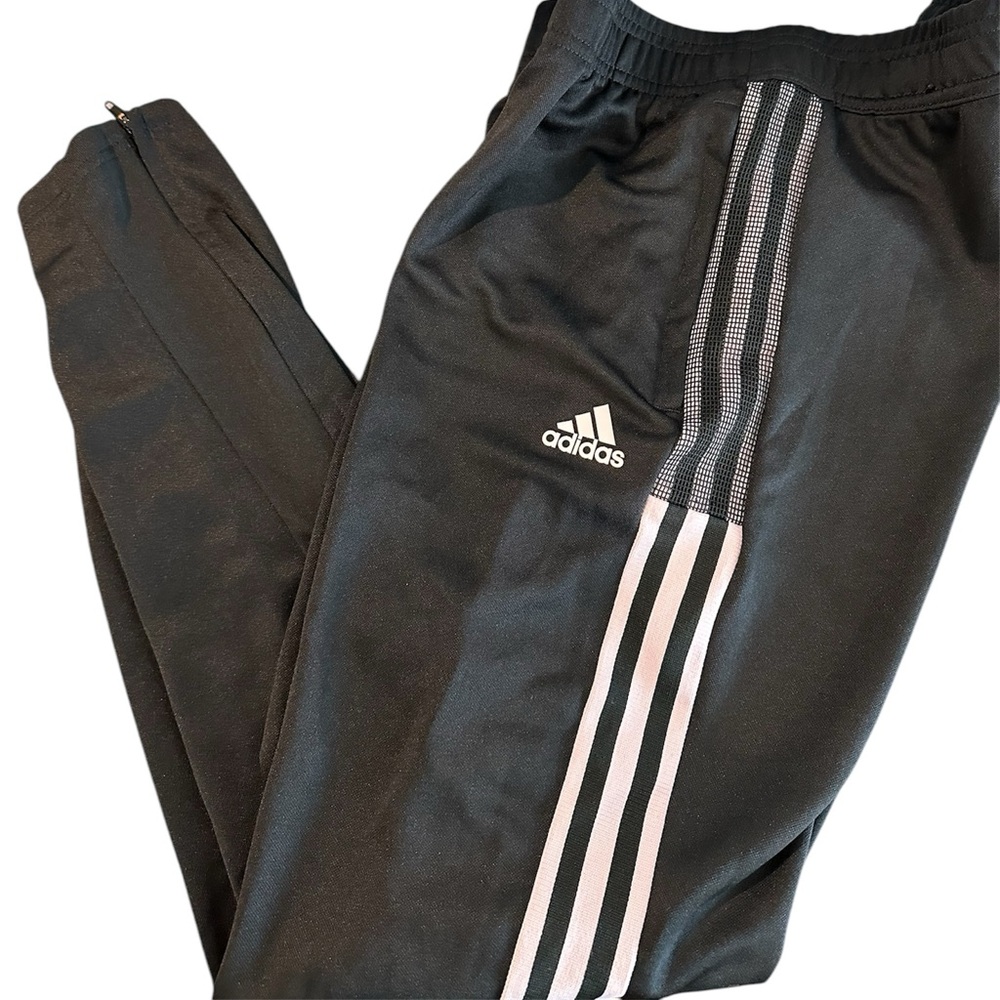 Adidas women’s Primegreen Joggers size M. Aeroready. Black with pink striping.